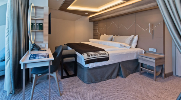 Hurtigruten - MS Roald Amundsen - Expedition Suite MF 1.png